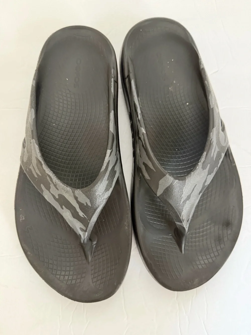 OOFOS OOriginal Thong Flip Flop Sandals Camo Comfort Recovery Unisex M9 W11